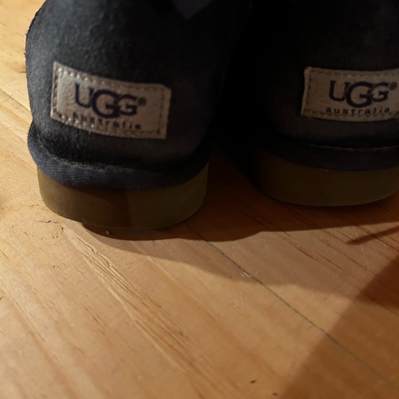 Women’s Uggs size 7 - Picture 5 of 8